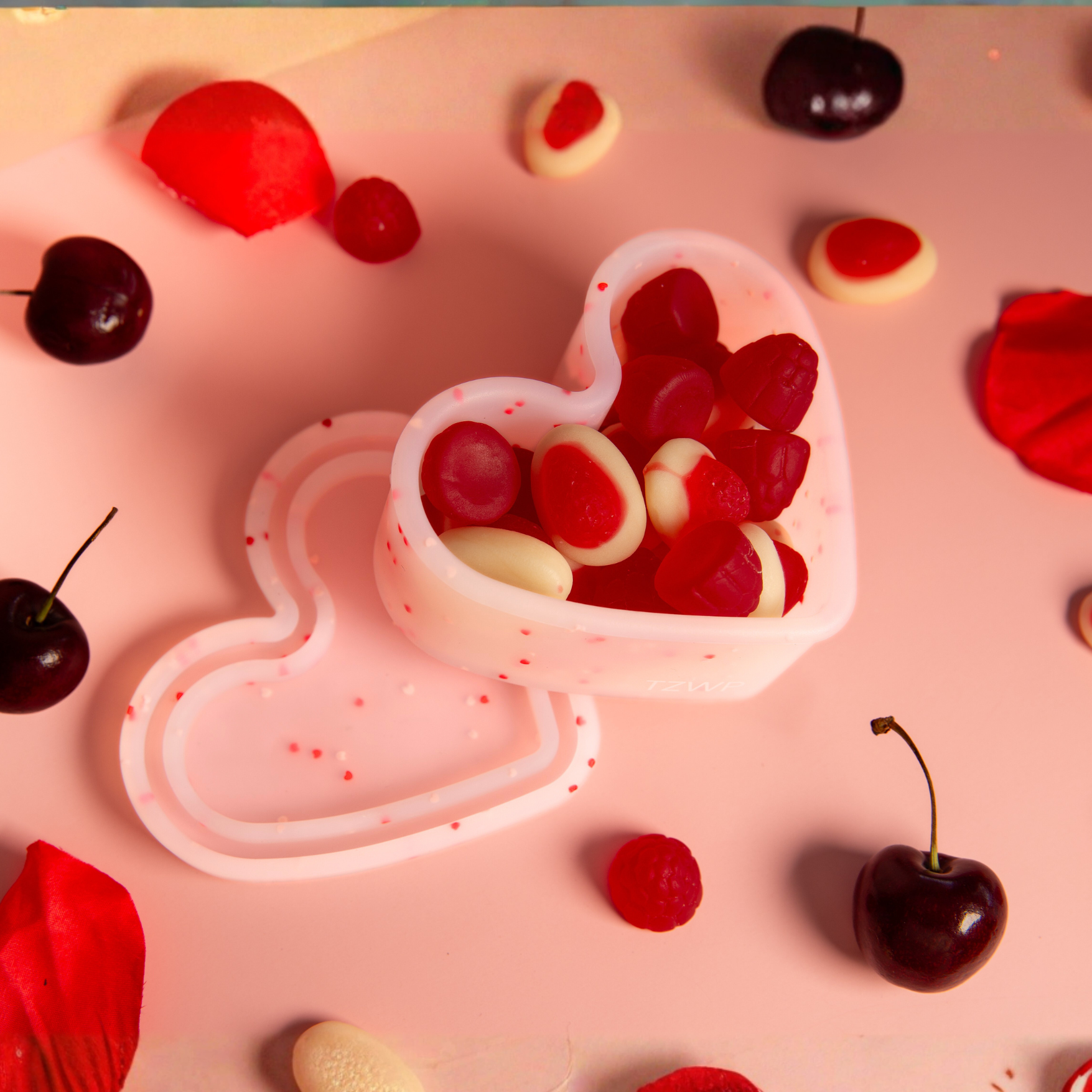 Valentine Confetti Heart - Clear