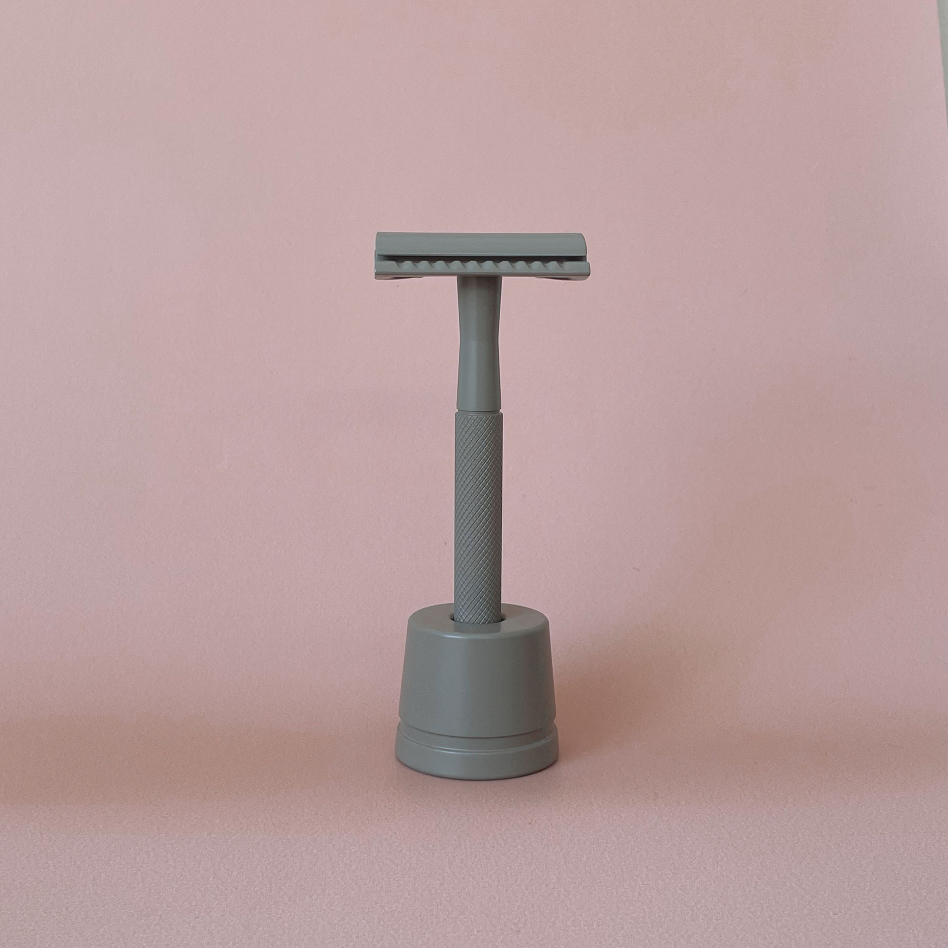Grey Razor Stand